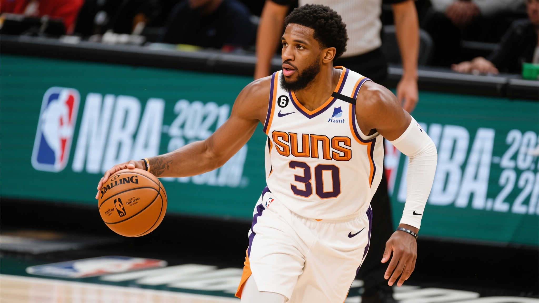 三项荣誉加身，雷霆核心亚历山大创造历史新篇章